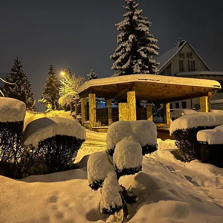 S Bazénom, Apartamento *