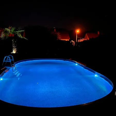 Appartamento S Bazénom, *