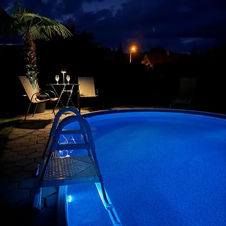 S Bazénom, Banská Bystrica